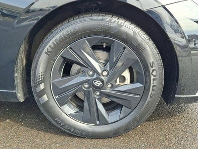 2023 Hyundai ELANTRA SEL IVT