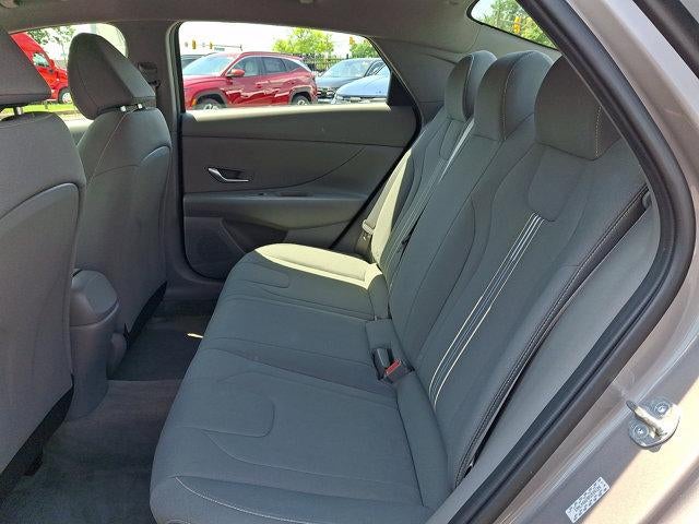 2023 Hyundai ELANTRA SEL IVT