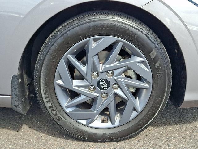 2024 Hyundai ELANTRA SEL IVT