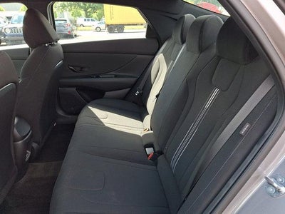 2025 Hyundai ELANTRA SEL Sport IVT