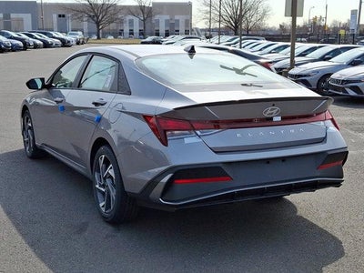 2025 Hyundai ELANTRA SEL Sport IVT