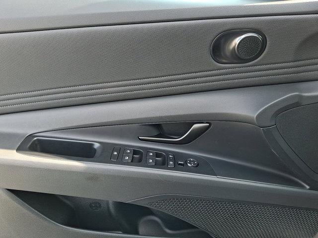 2025 Hyundai ELANTRA SEL Sport IVT