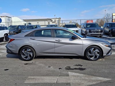 2025 Hyundai ELANTRA SEL Sport IVT
