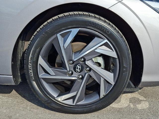 2025 Hyundai ELANTRA SEL Sport IVT