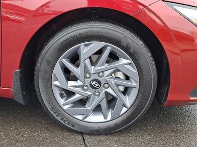 2024 Hyundai ELANTRA SEL IVT