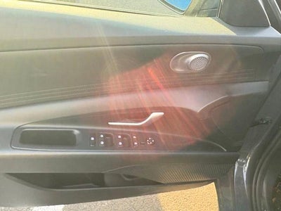 2024 Hyundai ELANTRA SEL IVT