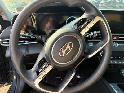 2024 Hyundai ELANTRA SEL IVT