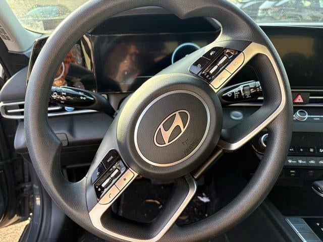 2024 Hyundai ELANTRA SEL IVT