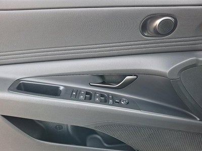 2025 Hyundai ELANTRA SEL Sport IVT