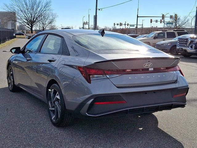 2025 Hyundai ELANTRA SEL Sport IVT