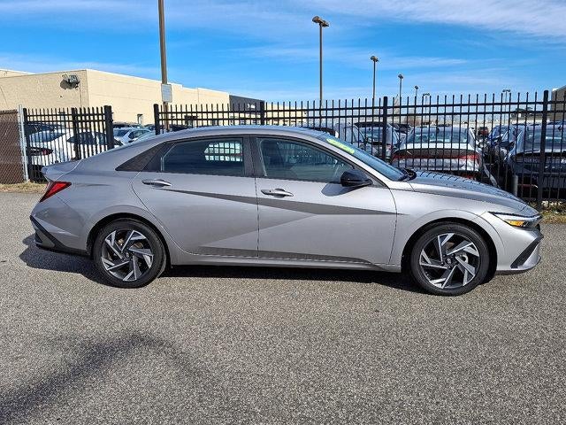 2025 Hyundai ELANTRA SEL Sport IVT