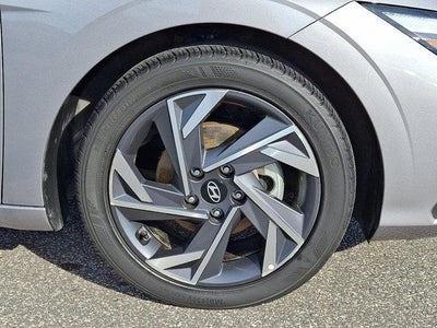 2025 Hyundai ELANTRA SEL Sport IVT