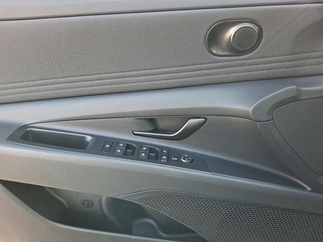 2025 Hyundai ELANTRA SEL Sport IVT