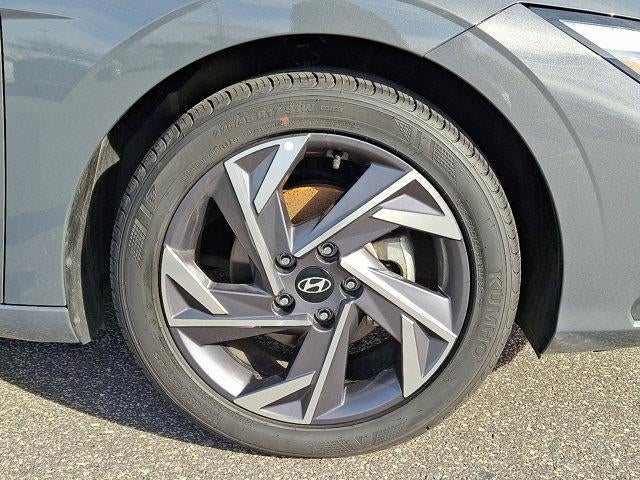 2025 Hyundai ELANTRA SEL Sport IVT