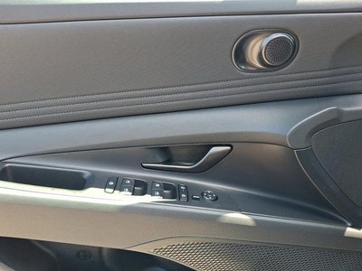2025 Hyundai ELANTRA SEL Sport IVT