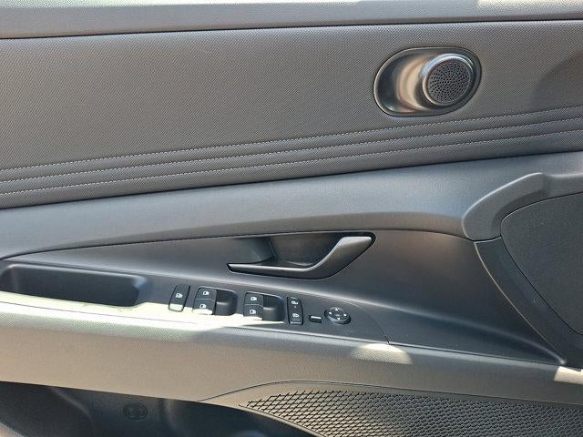 2025 Hyundai ELANTRA SEL Sport IVT