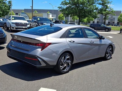 2025 Hyundai ELANTRA SEL Sport IVT