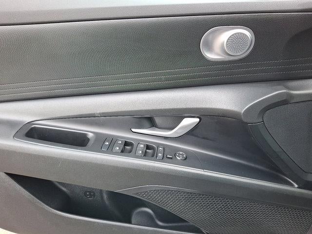 2024 Hyundai ELANTRA SEL IVT