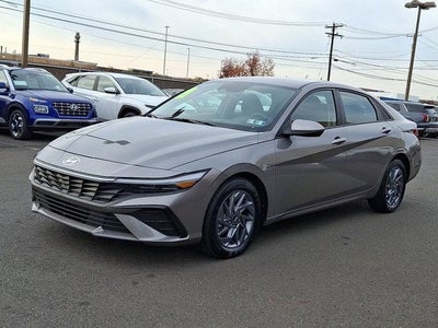 2024 Hyundai ELANTRA SEL IVT