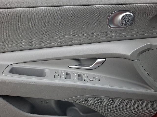 2024 Hyundai ELANTRA SEL IVT