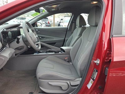 2024 Hyundai ELANTRA SEL IVT