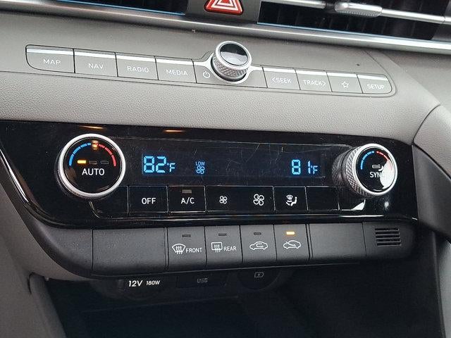 2024 Hyundai ELANTRA SEL IVT