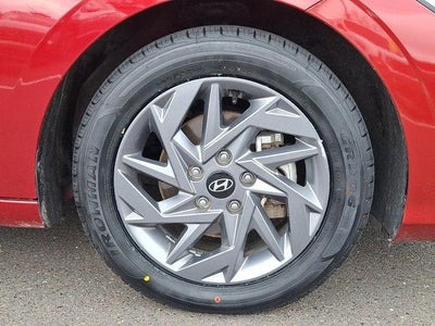 2024 Hyundai ELANTRA SEL IVT
