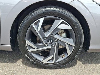 2024 Hyundai ELANTRA SEL IVT