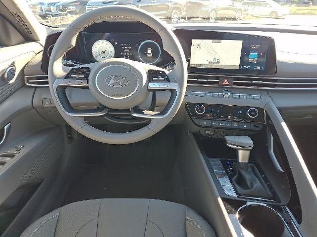 2024 Hyundai ELANTRA SEL IVT