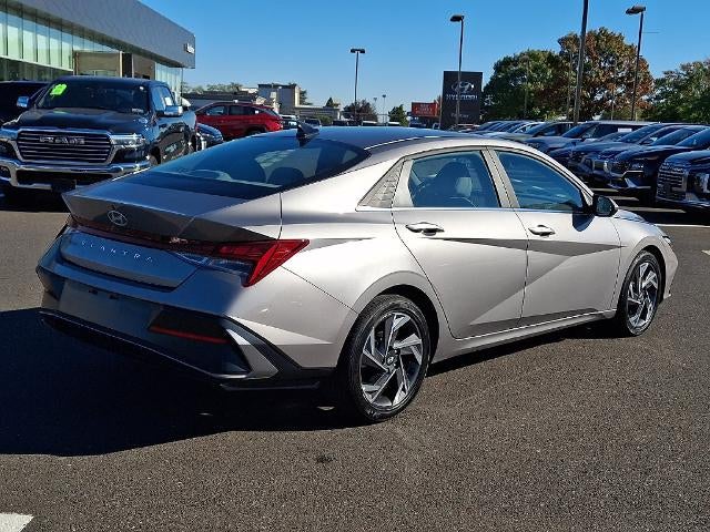 2024 Hyundai ELANTRA SEL IVT