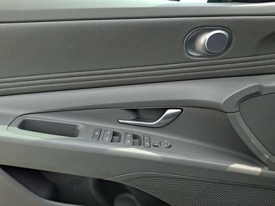 2025 Hyundai ELANTRA SEL Convenience IVT