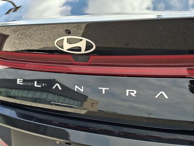 2025 Hyundai ELANTRA SEL Convenience IVT