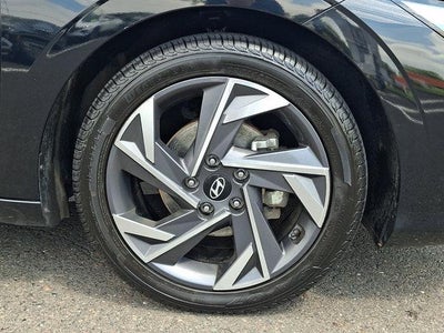 2025 Hyundai ELANTRA SEL Convenience IVT