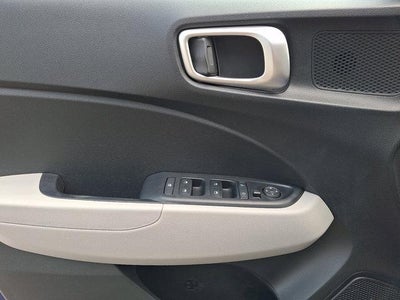 2023 Hyundai VENUE SEL IVT