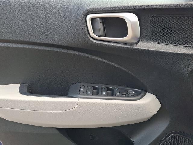 2023 Hyundai VENUE SEL IVT