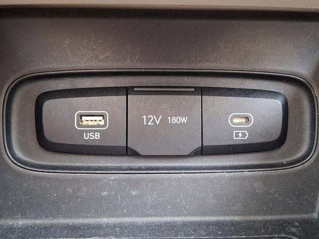 2023 Hyundai VENUE SEL IVT