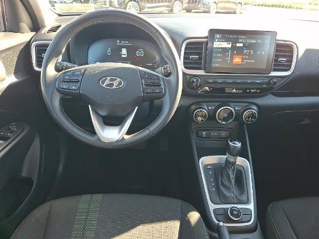 2025 Hyundai VENUE SEL IVT