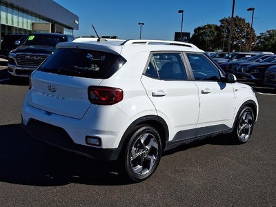 2025 Hyundai VENUE SEL IVT