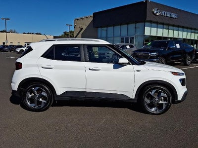 2025 Hyundai VENUE SEL IVT