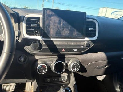 2024 Hyundai VENUE Limited IVT