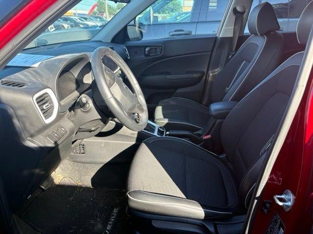 2024 Hyundai VENUE Limited IVT