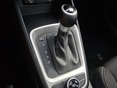 2025 Hyundai VENUE SEL IVT