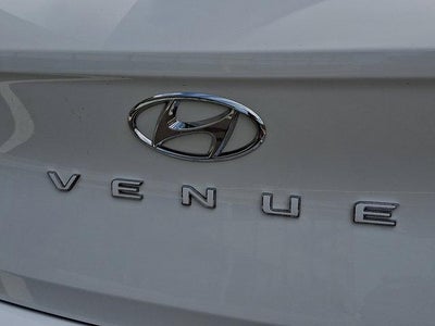 2025 Hyundai VENUE SEL IVT