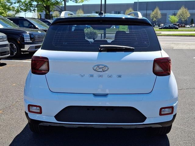 2023 Hyundai VENUE Limited IVT