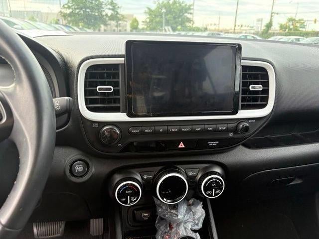 2023 Hyundai VENUE Limited IVT