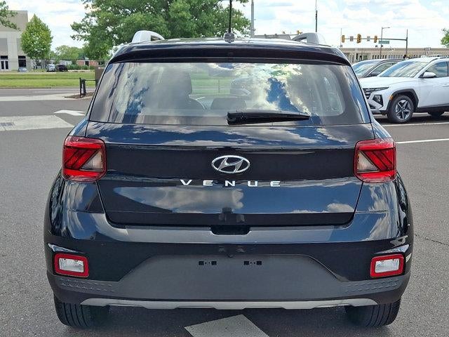 2023 Hyundai VENUE SEL IVT