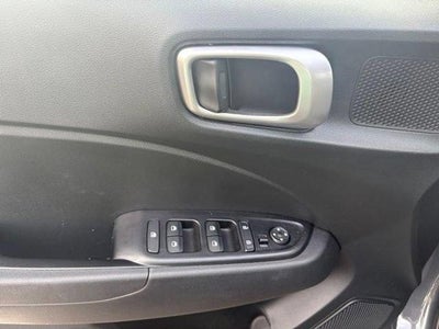 2024 Hyundai VENUE SEL IVT