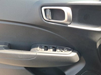 2024 Hyundai VENUE SEL IVT