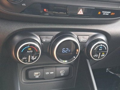 2024 Hyundai VENUE SEL IVT