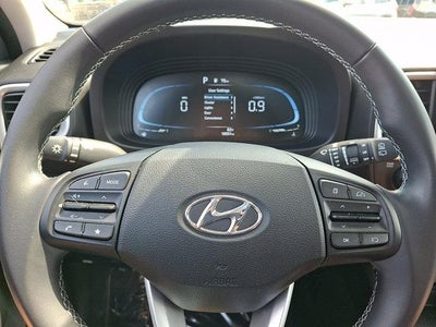 2024 Hyundai VENUE SEL IVT